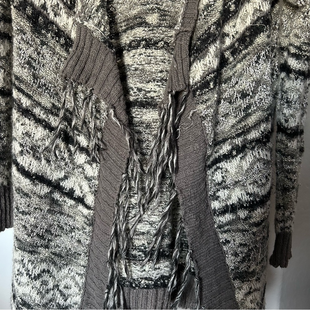 W Grey & Black American Rag Fringe Tunic Cardigan Size S/M |D22 - Picture 3 of 9